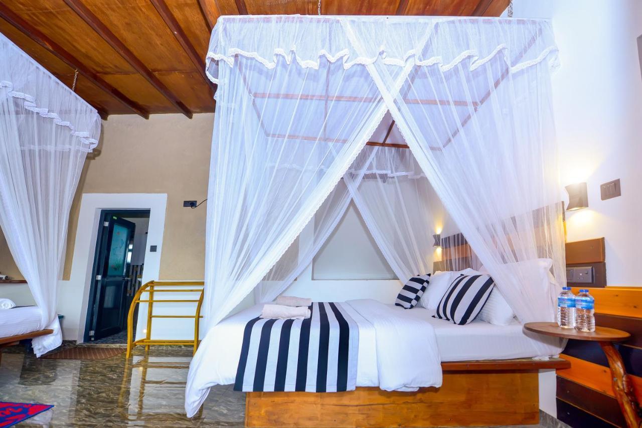 Bed and Breakfast Royal Mount Ella Exterior foto